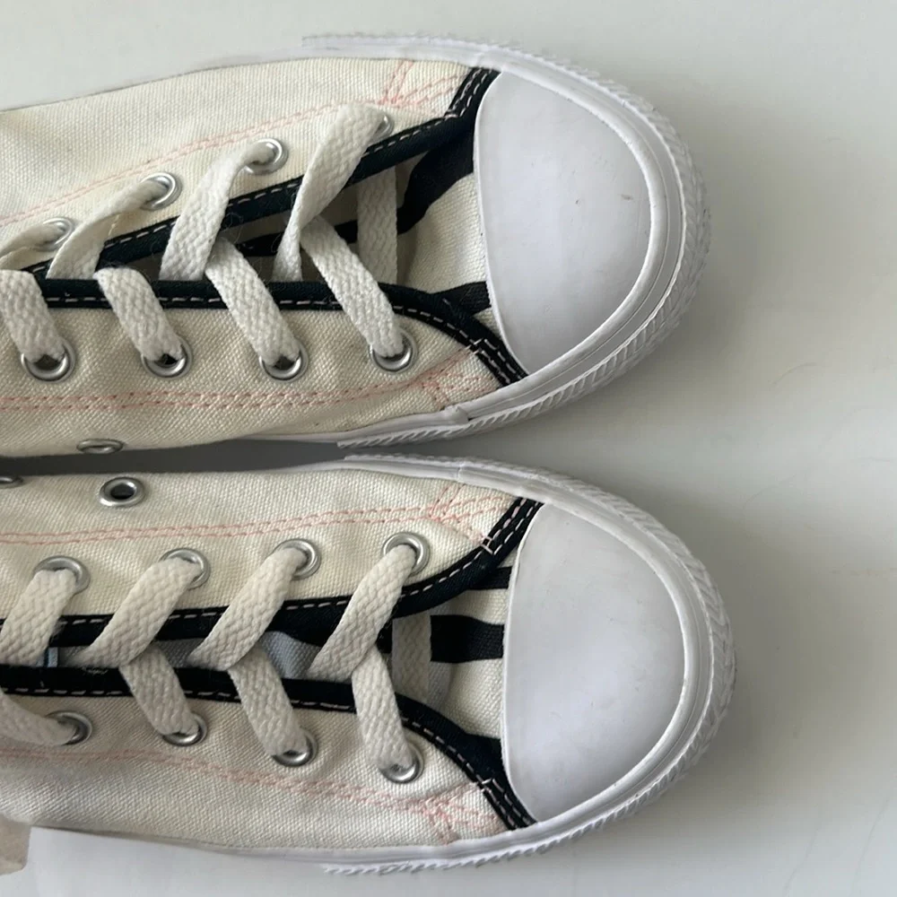 Kids off white classic Converse Size 2.5 youth